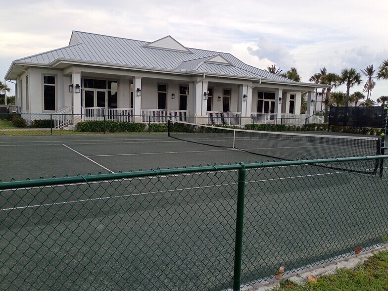 Building Photo - 2400 S Ocean Dr