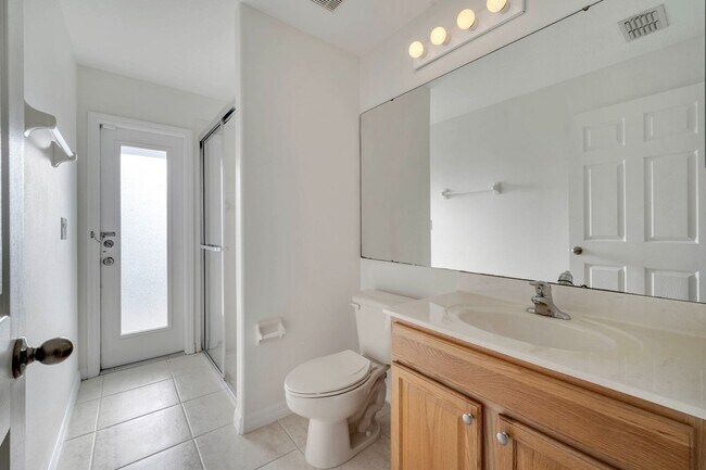 Building Photo - Stunning 4/3 with Fence Enclosed Yard in t...