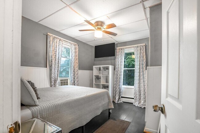 Building Photo - 5 Gordon Pl