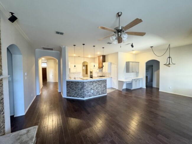 Building Photo - Stunning 4-Bedroom, 3-Bathroom Home in the...