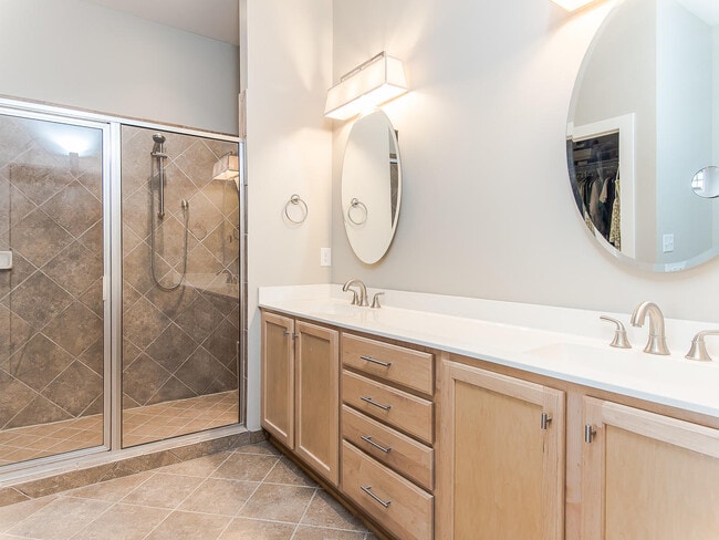 Main bedroom attached ensuite with double vanities - 300 Finsbury St
