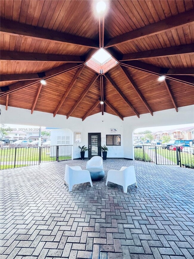 Building Photo - 560 NW 82nd Pl