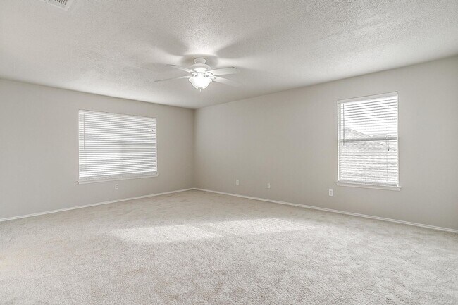Building Photo - Ready for New Tenants- Large 3 bed, 2.5 bath in West Fort Worth- 76108