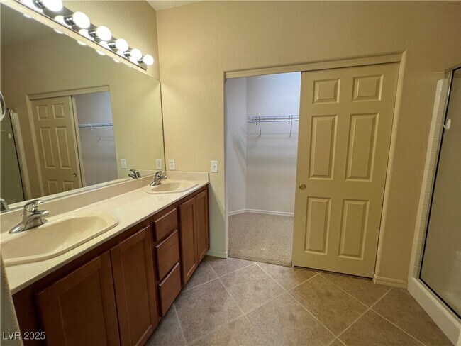 Building Photo - 5445 Progresso St