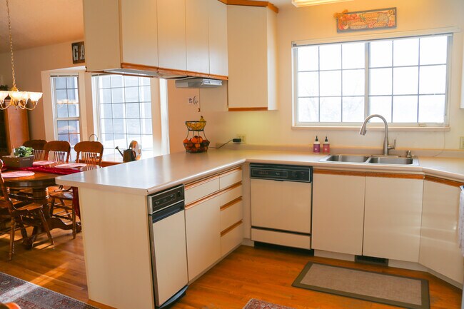 Building Photo - 9184 S Winter Wren Dr
