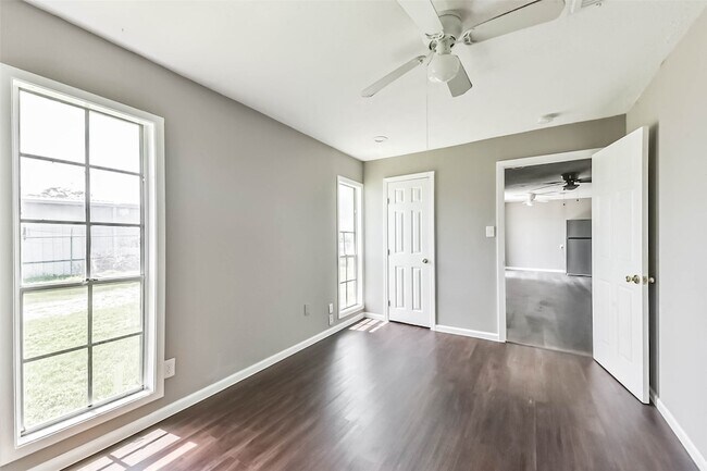 Building Photo - 14249 Brownsville St