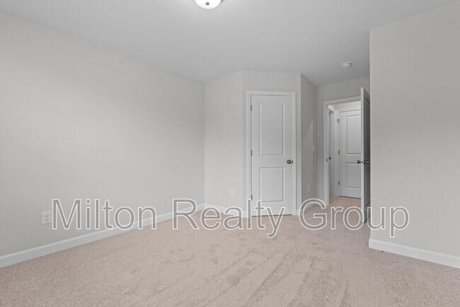 Building Photo - 71 Village Edge Dr