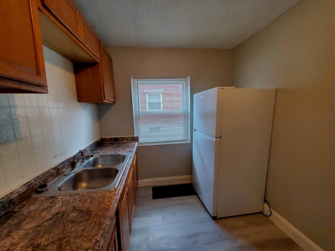 Building Photo - 250 E Beechwood Ave