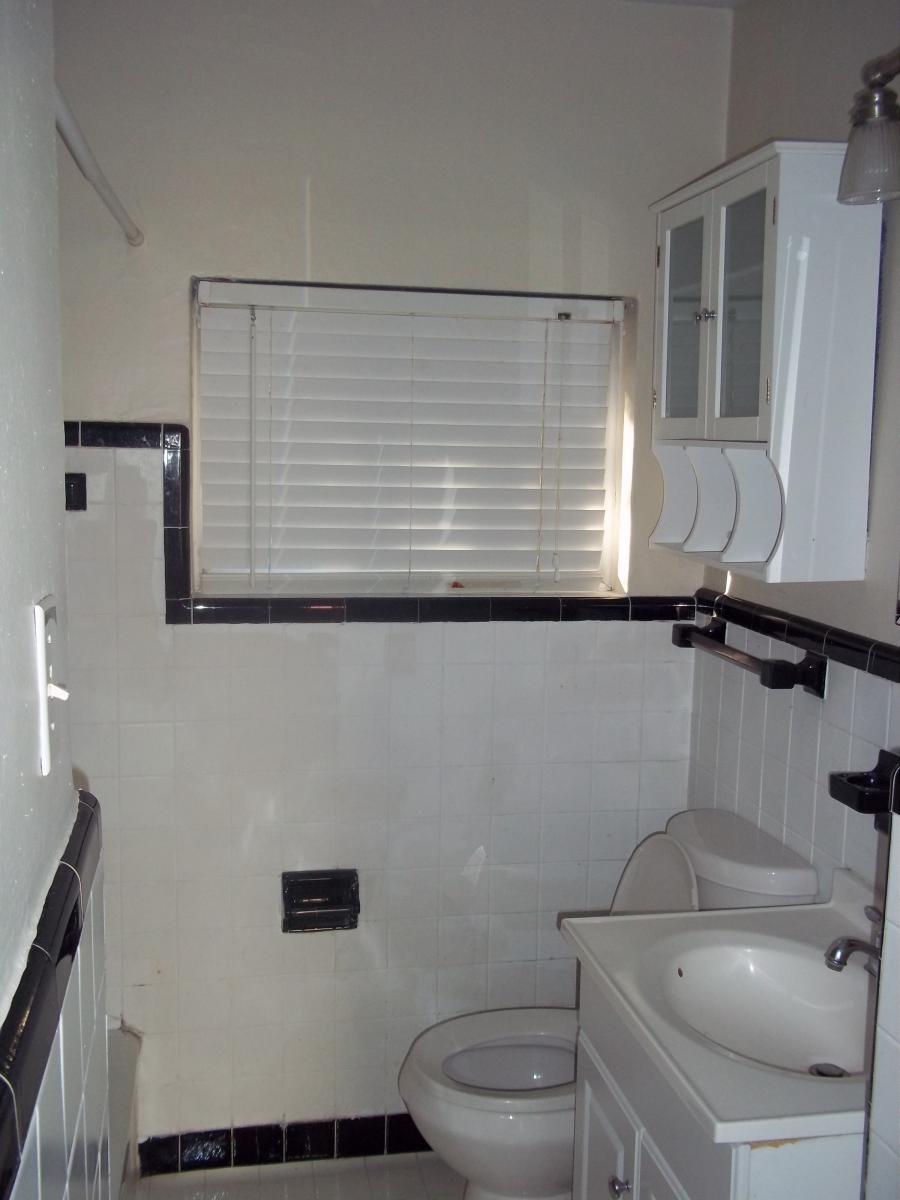 Building Photo - 8706 Florence Ave