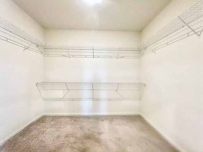 Building Photo - 1702 Sandalwood Way