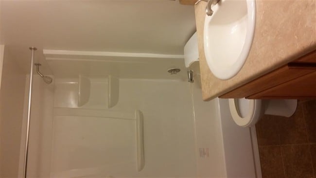 Building Photo - 2 br, 1 bath Apartment - Sunset Manor