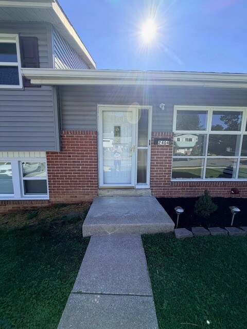 Building Photo - 2404 Mccawber Dr