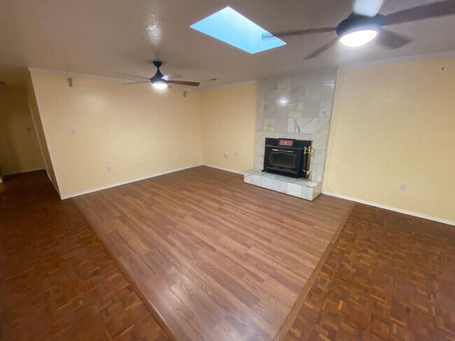 Building Photo - Beautiful 3 Bedroom Home in NE Albuquerque