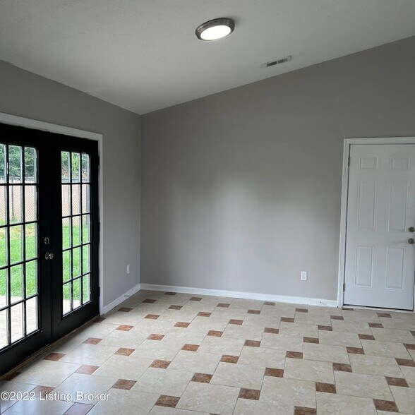 Building Photo - 4613 Beechbrook Rd