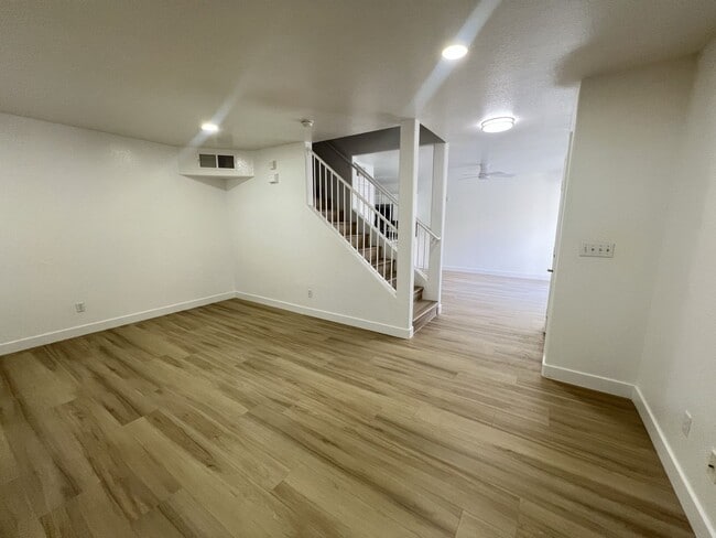 Building Photo - 3 bedroom, 2.5 bathroom home located in Henderson, NV!