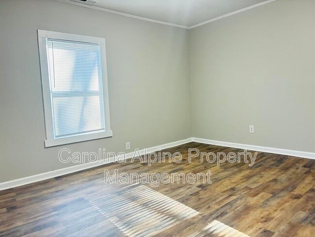 Building Photo - 905 Wilmouth St