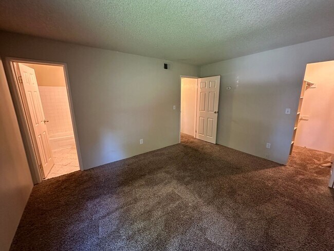 Building Photo - Location! Location! Bright 2-bed 2-bath condo near Sloan’s Lake, Edgewater, and Light Rail!