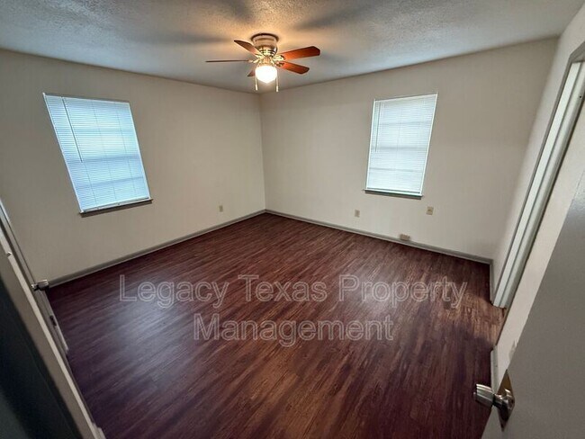 Building Photo - 1607 McAnear St