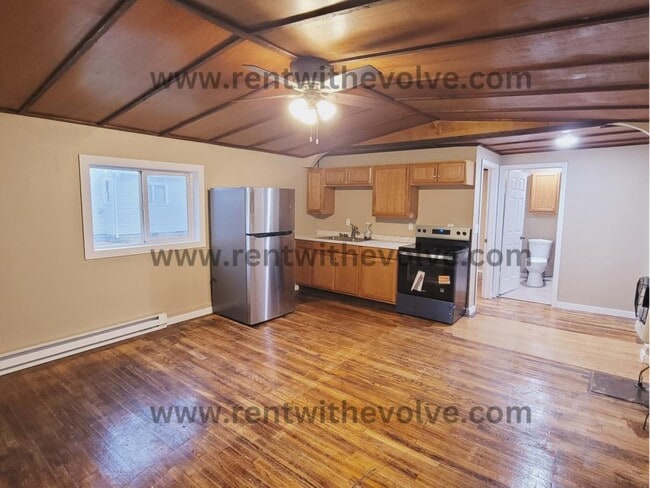 Building Photo - 503 N Main St