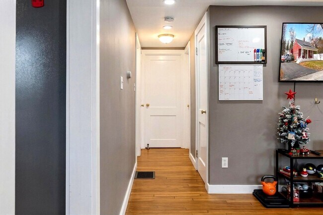 Building Photo - 30 Brookhaven Rd