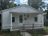 Building Photo - 420 Elm St