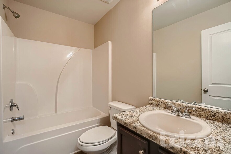 Building Photo - 7170 Fringe Flower Dr