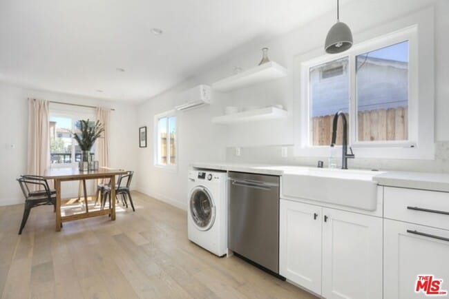 Building Photo - 1269 1/2 S Muirfield Rd