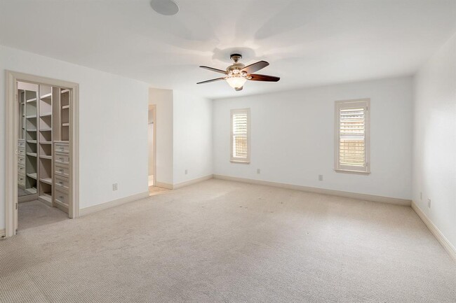 Building Photo - 3601 Peregrine Falcon Dr