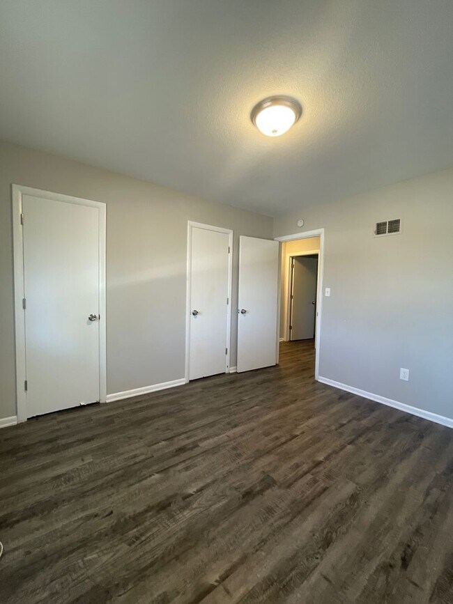 Building Photo - 8036 Campbell St