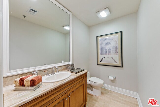 Building Photo - 11840 Dorothy St