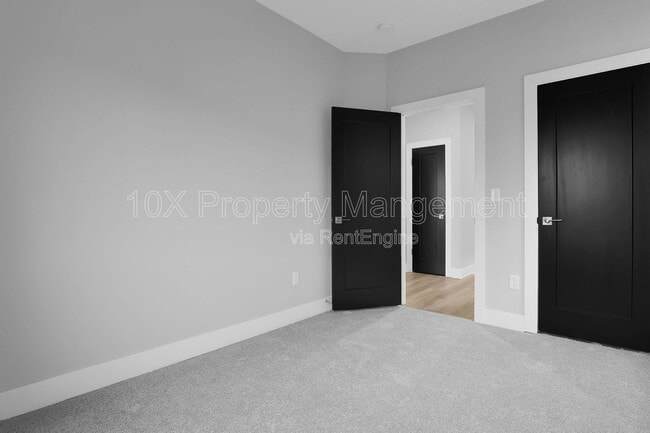 Building Photo - 105 Encore Park Bend