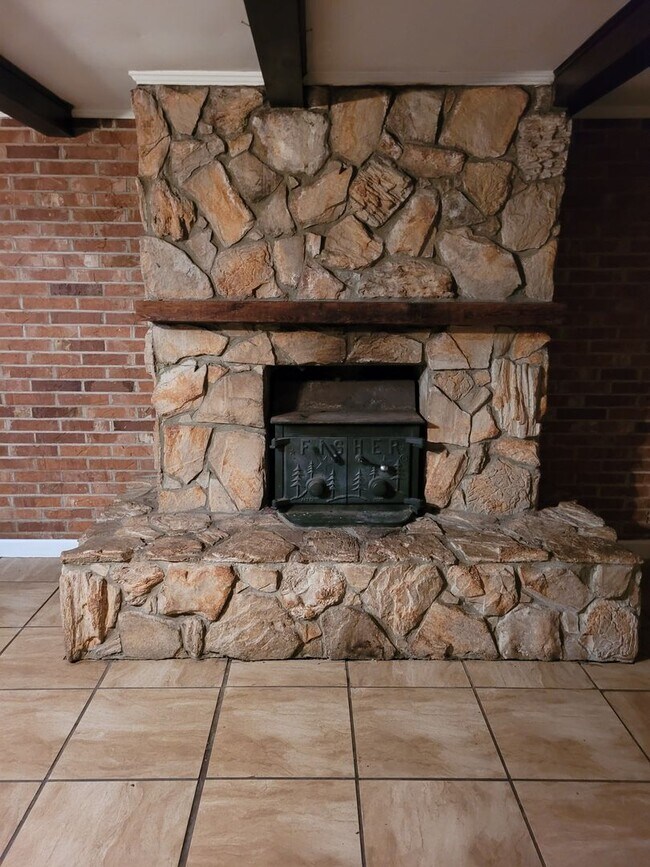 Building Photo - Big House on a Big Fenced Lot on the West Side of Jacksonville