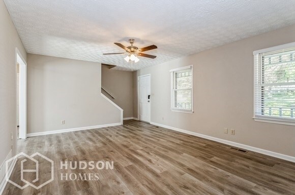 Building Photo - SELF TOUR NOW! - 2650 Green Meadow Ln NE, ...