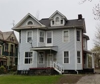 Building Photo - 2 Bdrm 1 Bath 2nd Floor