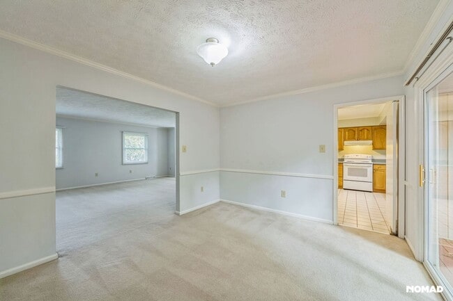 Building Photo - Spacious 4BR House in Asheville
