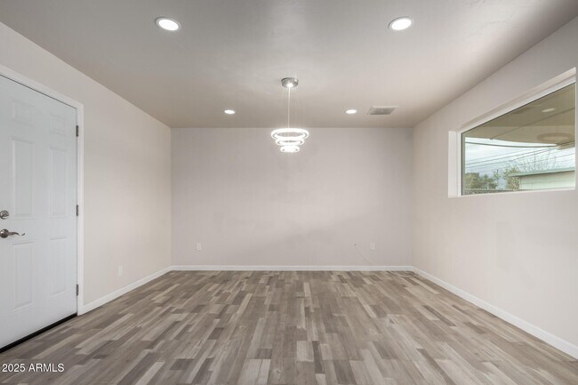 Building Photo - 3626 W Elm St