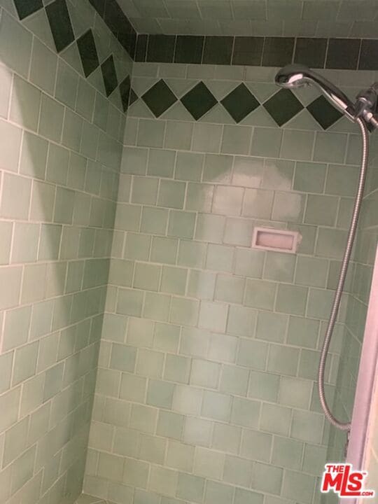 Building Photo - 7970 Blackburn Ave