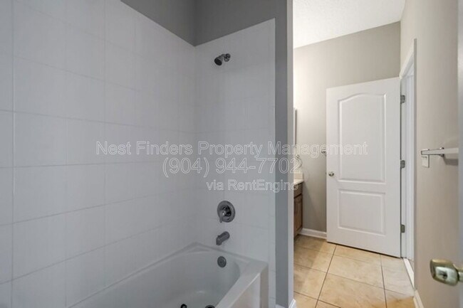 Building Photo - 6132 White Tip Rd