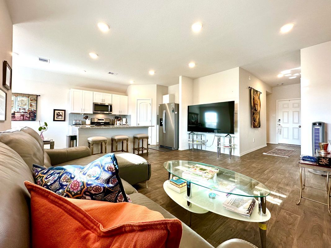 Building Photo - 331 N Richland Dr