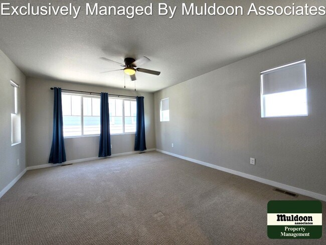 Building Photo - Beautiful 3 bed, 3 bath home in the desirable Pathways community!
