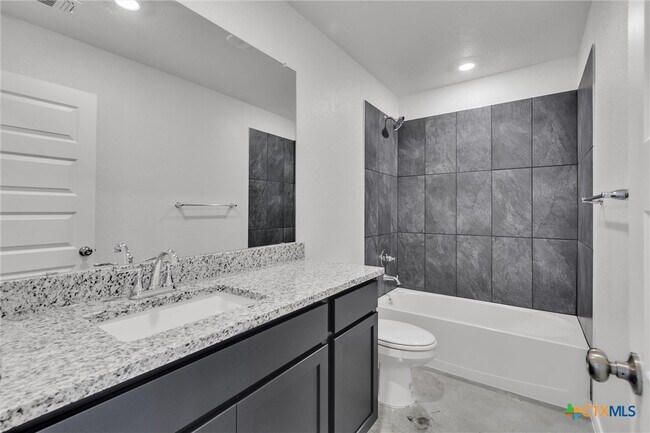 Building Photo - 902 Cherry Laurel Ln