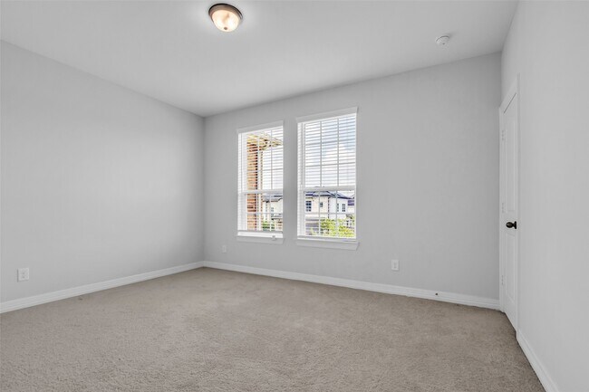 Building Photo - 2115 Jitterbug Ln