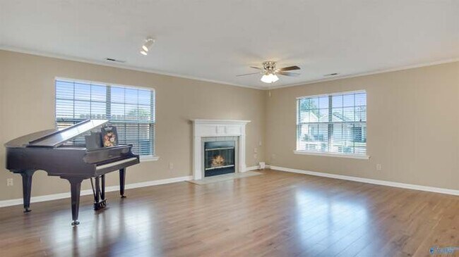 Building Photo - 207 Sandy Wood Ct