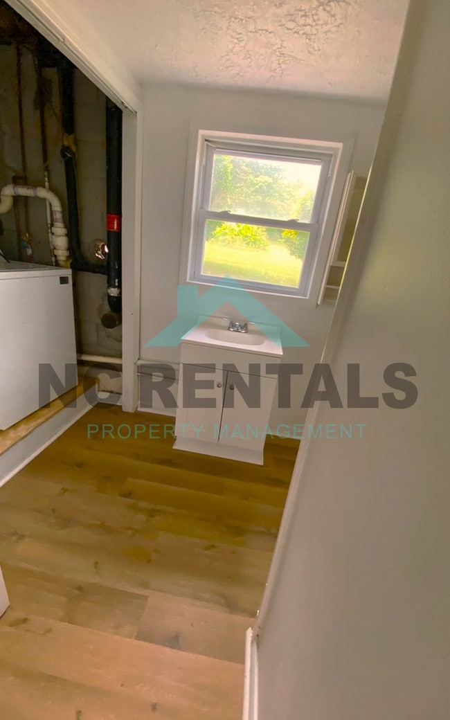 Building Photo - 730 Motor Rd