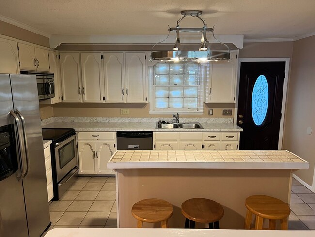 Building Photo - 110 Laurel Cir