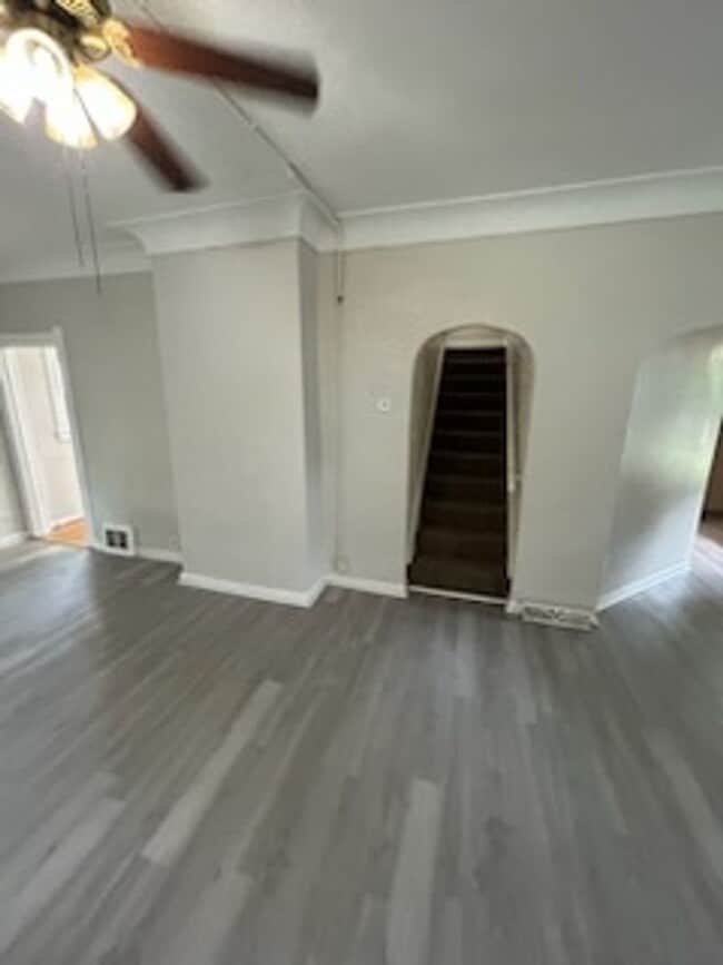 Building Photo - 3 Bed 1 Bath