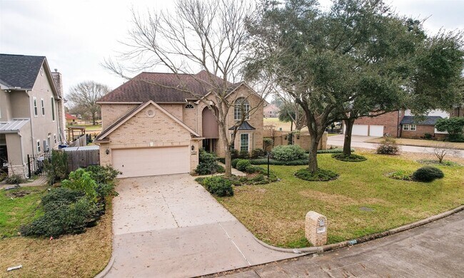 Building Photo - 7502 Holly Ct Estates Dr
