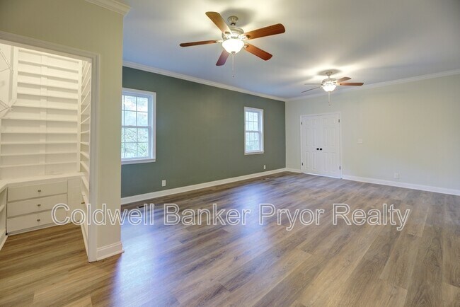 Building Photo - 65 Nason St