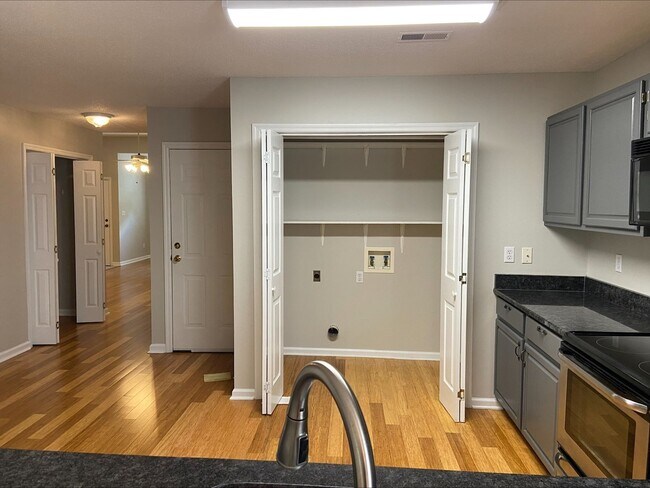 Building Photo - BEAUTIFUL 3 BEDROOM CONDO IN THE HARDIN VALLEY AREA!!!