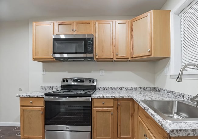Building Photo - Renovated 3BR Row Home in Philadelphia